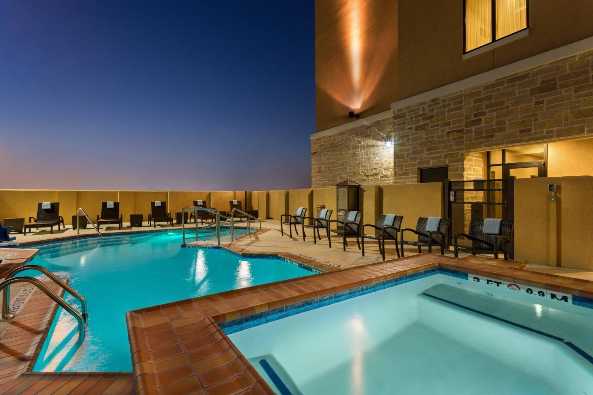 Готель Courtyard By Marriott Houston Kingwood Kinwood Екстер'єр фото