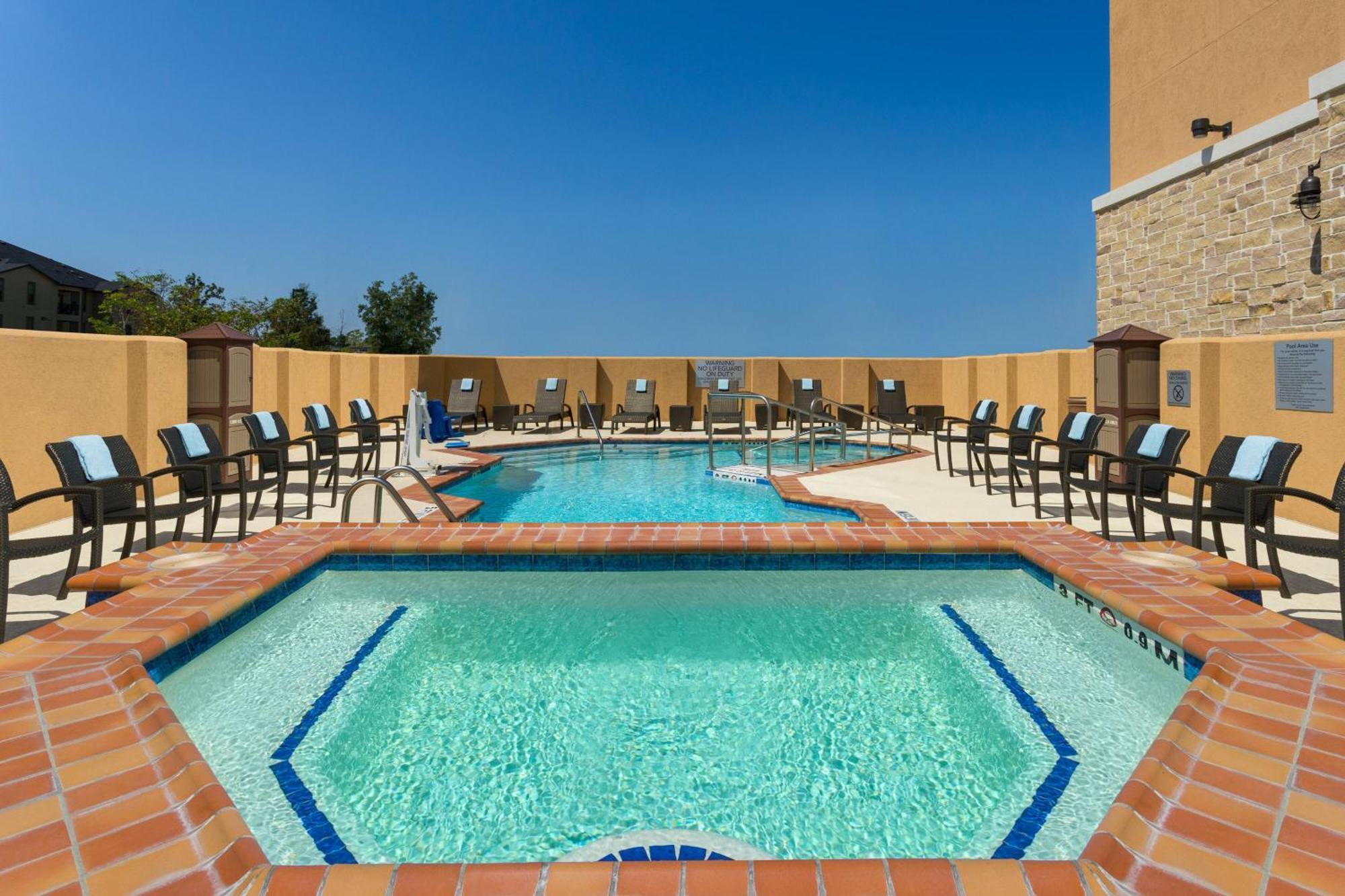 Готель Courtyard By Marriott Houston Kingwood Kinwood Екстер'єр фото