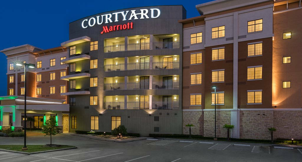 Готель Courtyard By Marriott Houston Kingwood Kinwood Екстер'єр фото